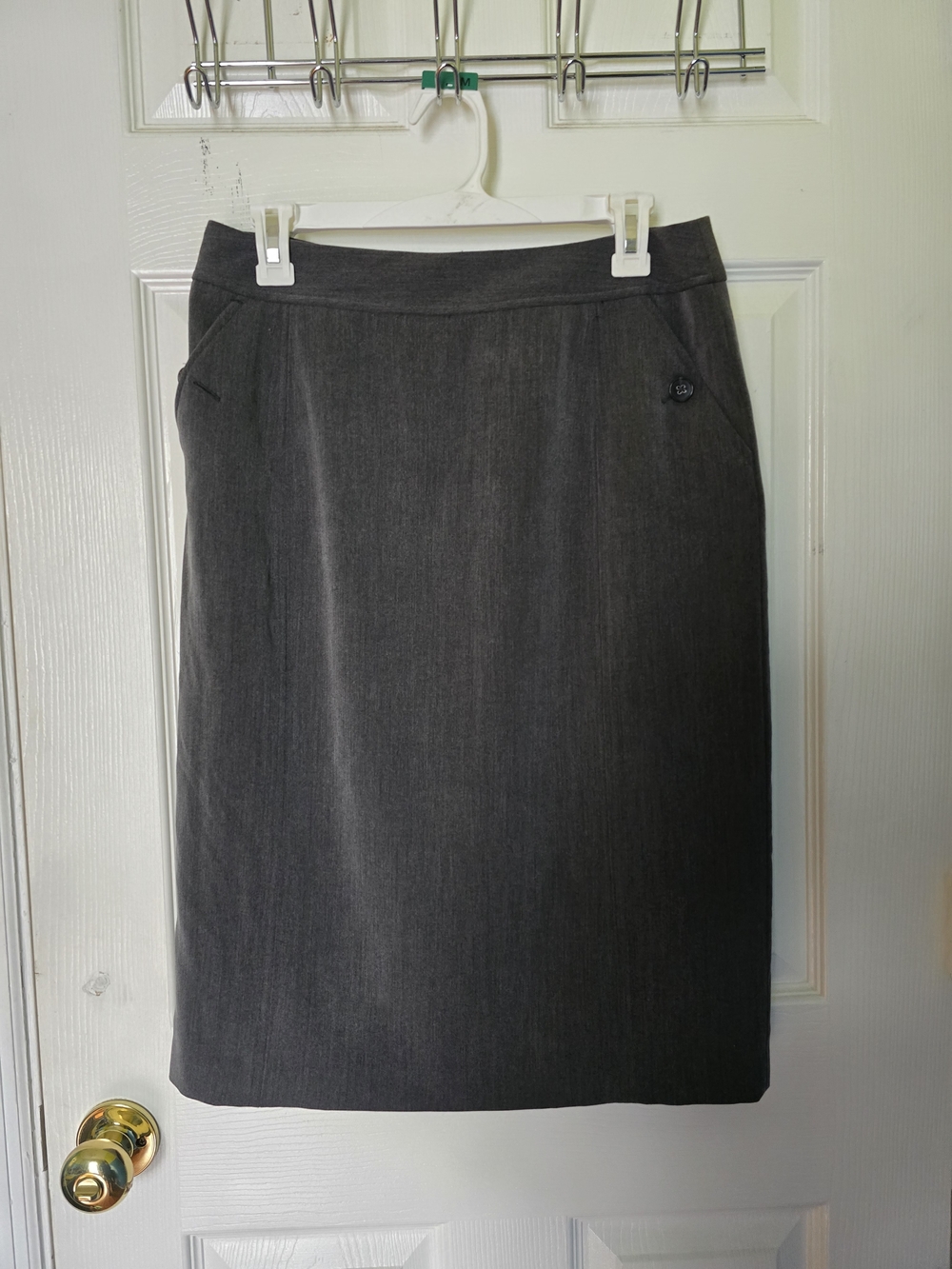Charter Club Gray Pencil Skirt Size 6 Stretch Lined Button Pocket Career Workwea
